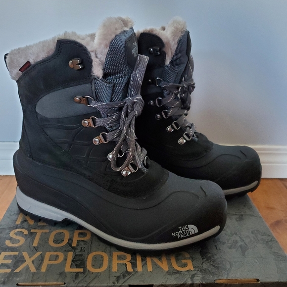 The North Face Shoes - The North Face Women's Chikat 400
